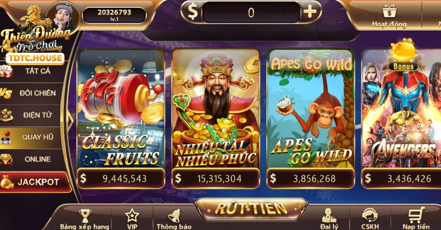 Người chơi eSports đang thi đấu trên máy tính với logo k9cc link vào, tượng trưng cho cá cược eSports